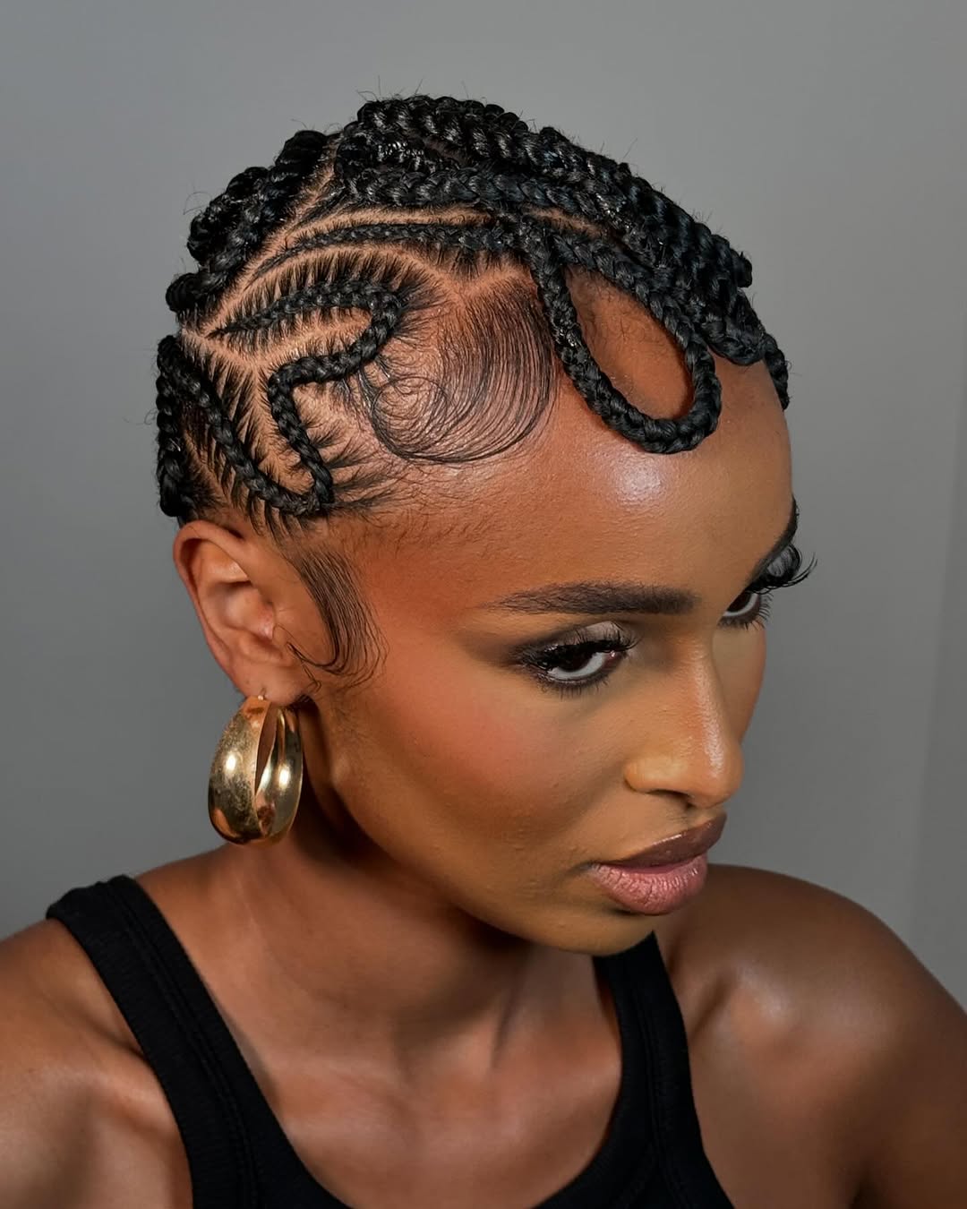 Long Mid-Back Feed-In Braids With Blonde Highlights Long Mid-Back Feed-In Braids With Blonde Highlights — Classy Feed in Braids Hairstyles