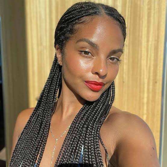 Long Uniform Mid-Back Feed-In Braids With Make This A Standout Example Long Uniform Mid-Back Feed-In Braids With Make This A Standout Example — Classy Feed in Braids Hairstyles