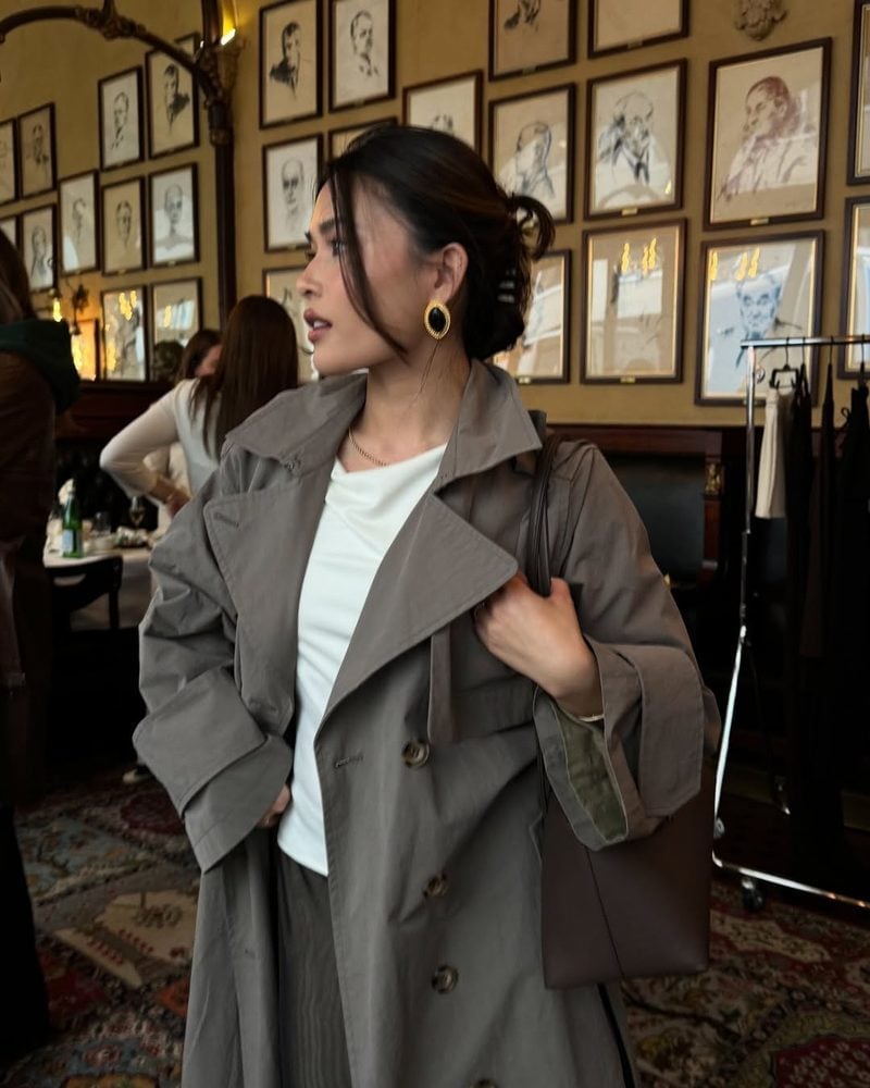 Trench Coat and Trousers for a Smart Casual Date — Classy First Date Outfits