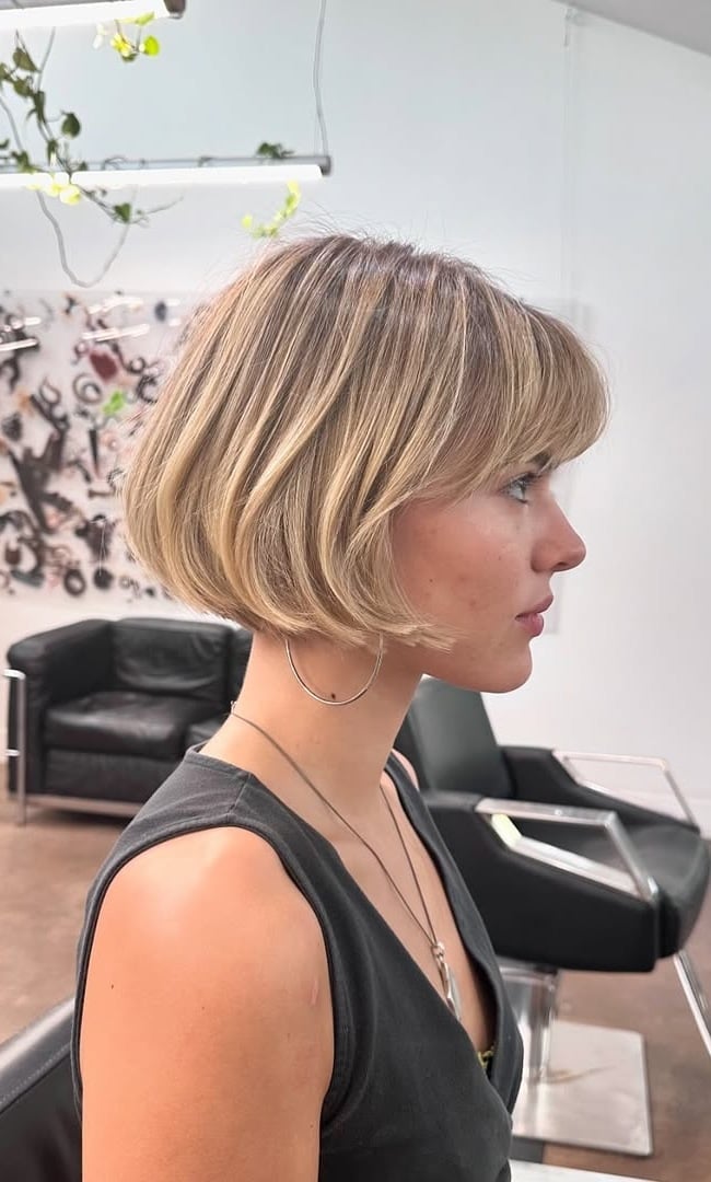 Champagne Blonde Bob With Textured Ends Champagne Blonde Bob With Textured Ends — Classy French Bob Haircut