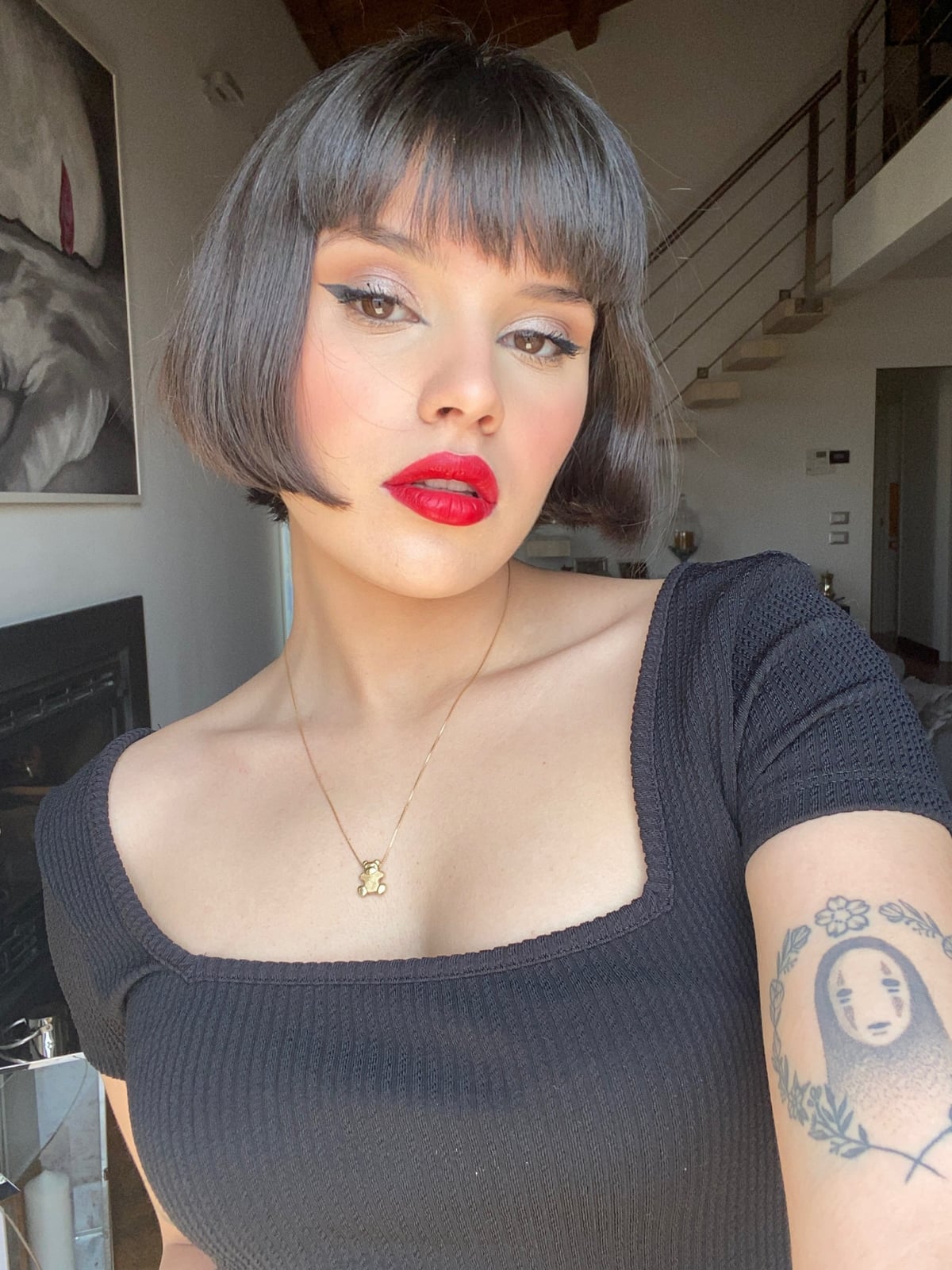 Textured Dark Brown Bob With Subtle Highlights Textured Dark Brown Bob With Subtle Highlights — Classy French Bob Haircut