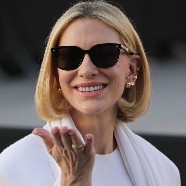 Chin Length Bob With Side Swept Bangs Chin Length Bob With Side Swept Bangs — Classy French Bob Haircut
