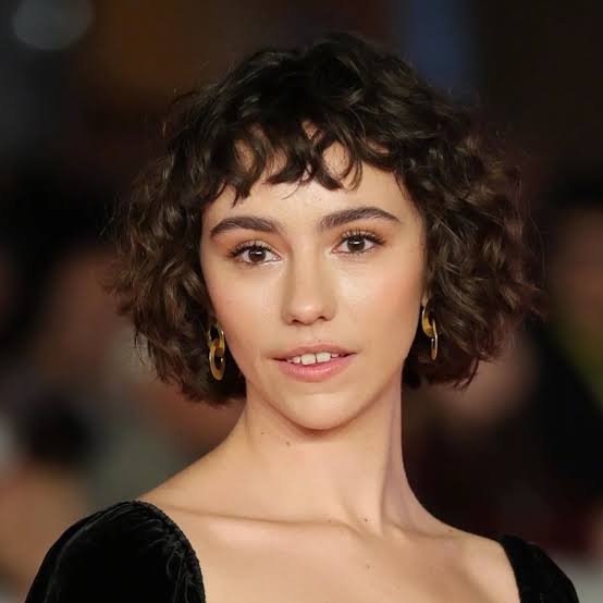 Wavy Chin Bob With Wispy Bangs, Dark Brown Wavy Chin Bob With Wispy Bangs, Dark Brown — Classy French Bob with Bangs