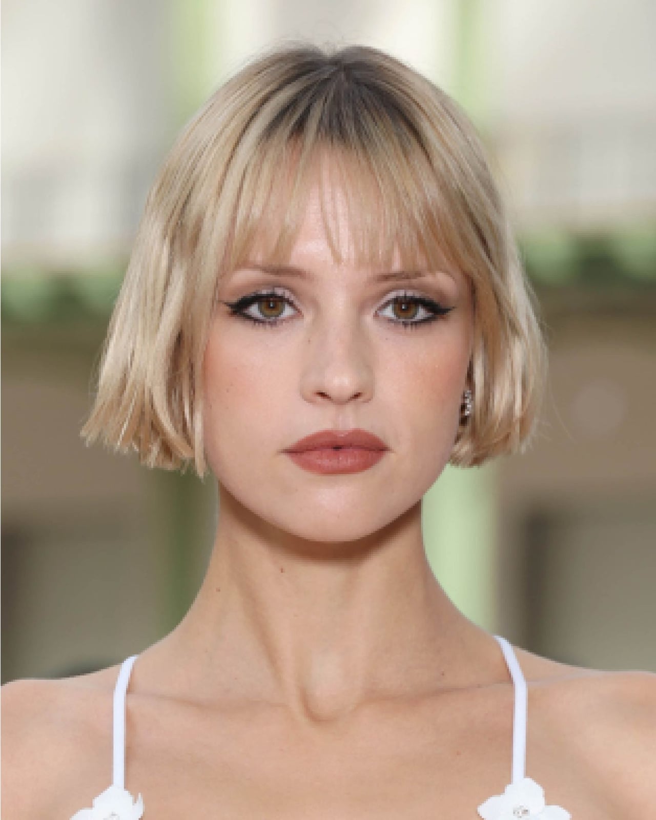 Light Blonde Chin Bob With Blunt Bangs Light Blonde Chin Bob With Blunt Bangs — Classy French Bob with Bangs