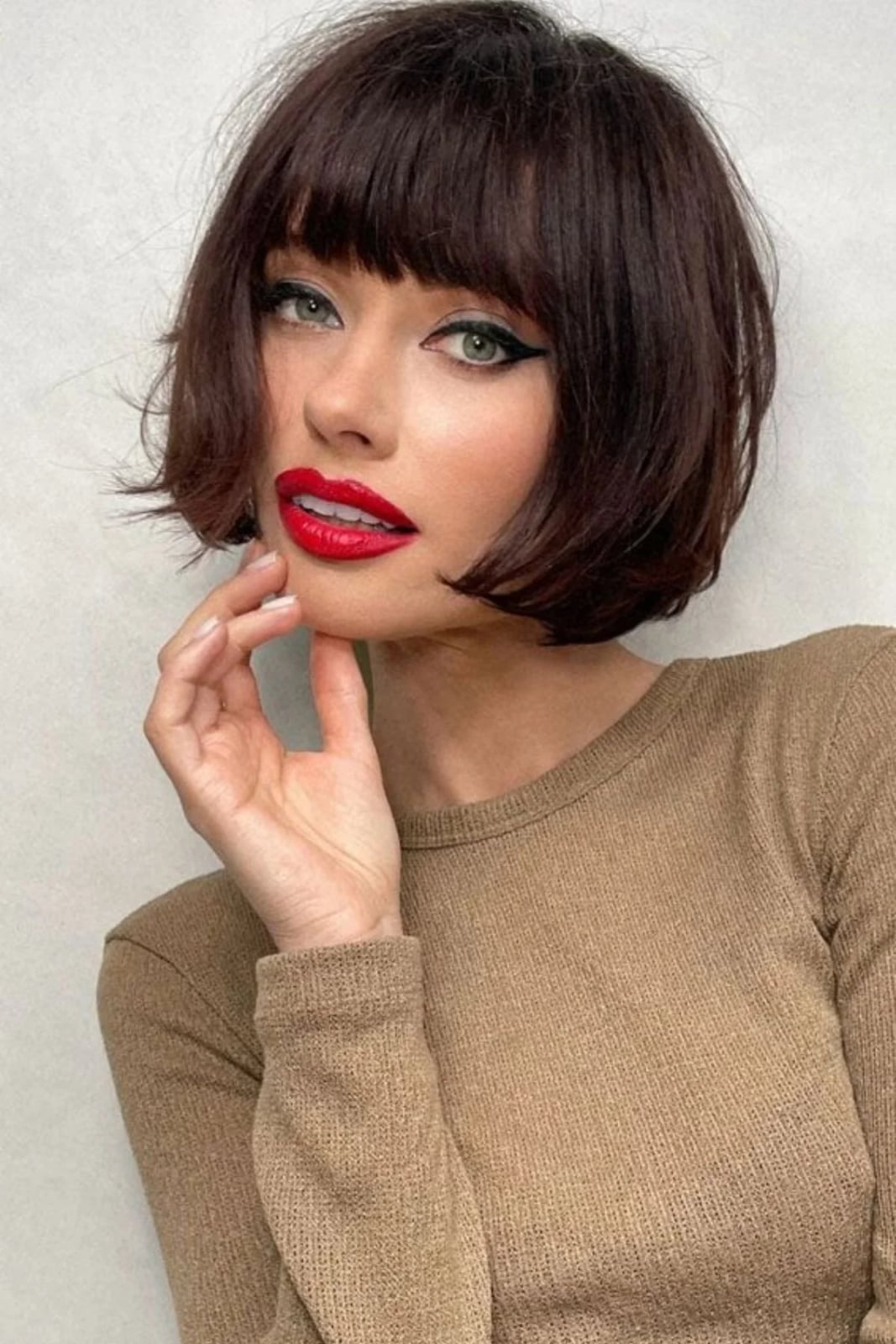 Dark Brown Sleek Bob With Side Part Dark Brown Sleek Bob With Side Part — Classy French Bob with Bangs