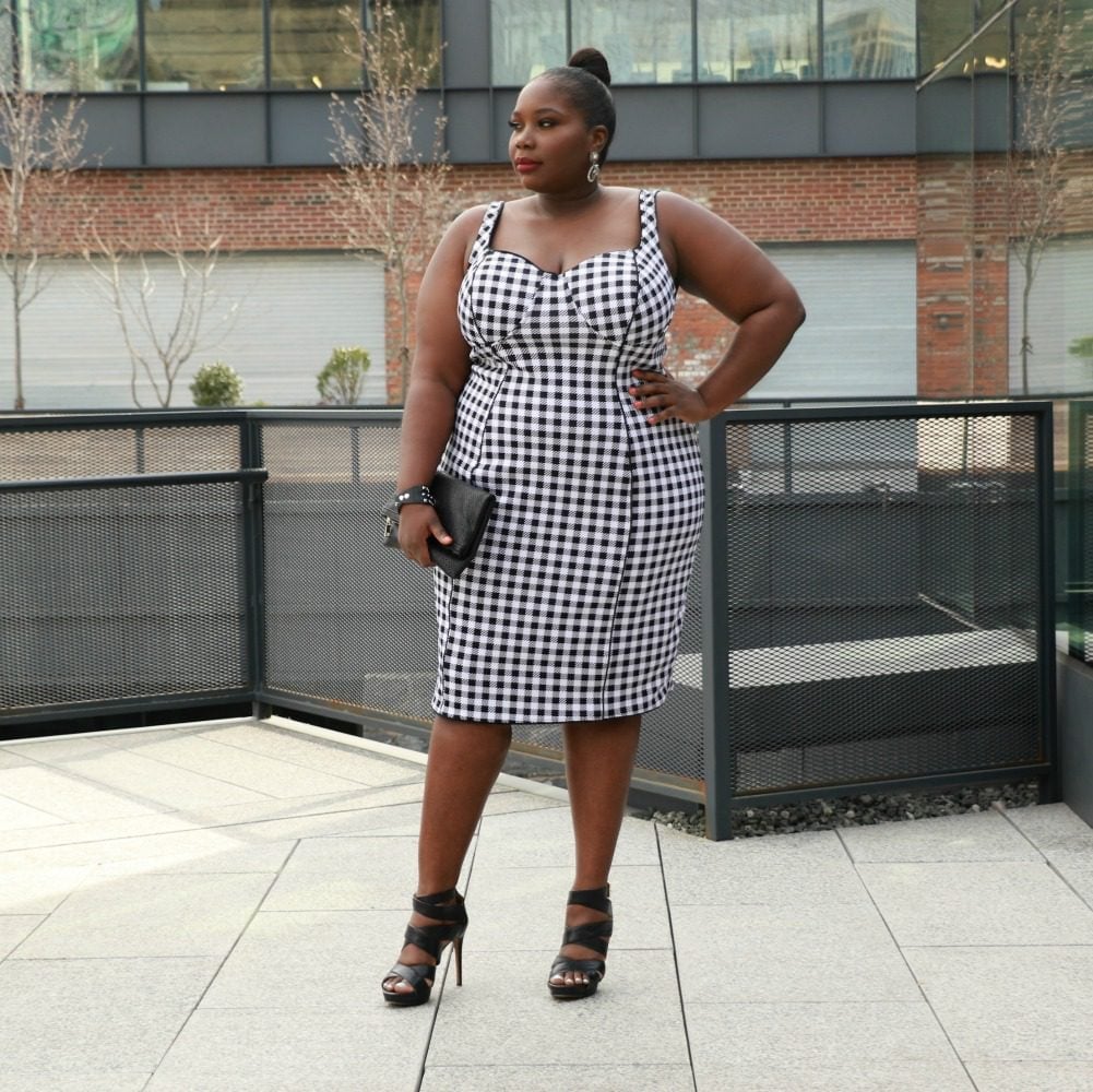 Black and White Gingham Sheath Dress with Sweetheart Neckline Black and White Gingham Sheath Dress with Sweetheart Neckline — Classy Gingham Dress