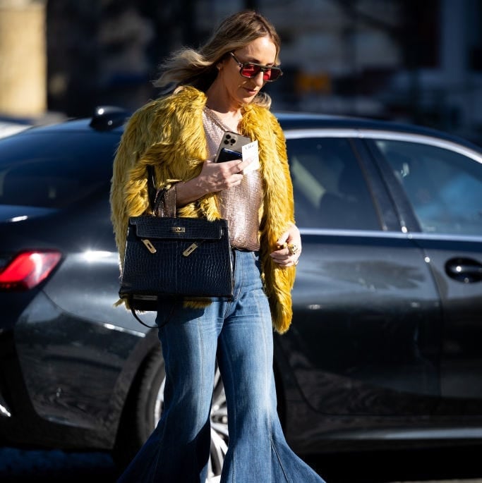 Flared Jeans With Faux Fur Coat Flared Jeans With Faux Fur Coat — Classy Going Out Outfits Jeans