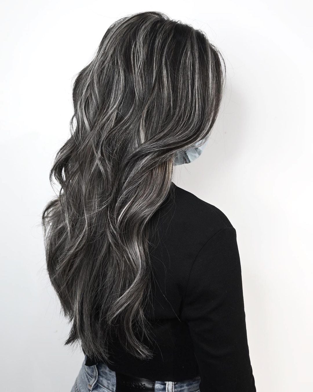 Mid-Back Layers With Seamless Gray Blend Mid-Back Layers With Seamless Gray Blend — Classy Gray Blending Hair