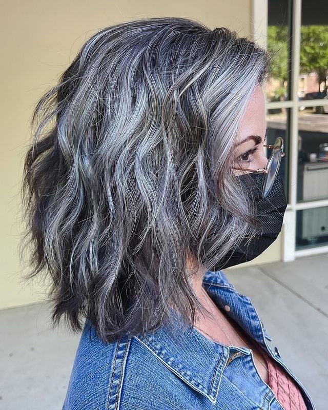 Collarbone Bob With Silver Highlights and Side Swept Collarbone Bob With Silver Highlights and Side Swept — Classy Gray Blending Hair