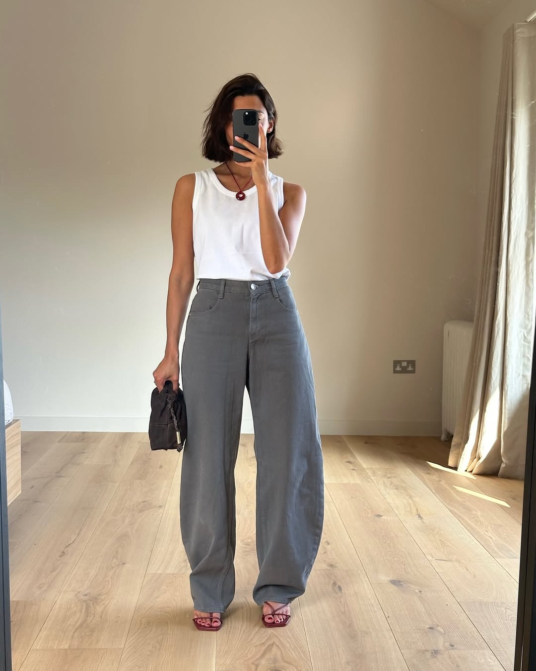 White Tank Top and Pink Heels with Extremely Wide Leg Jeans — Classy Gray Jeans Outfits
