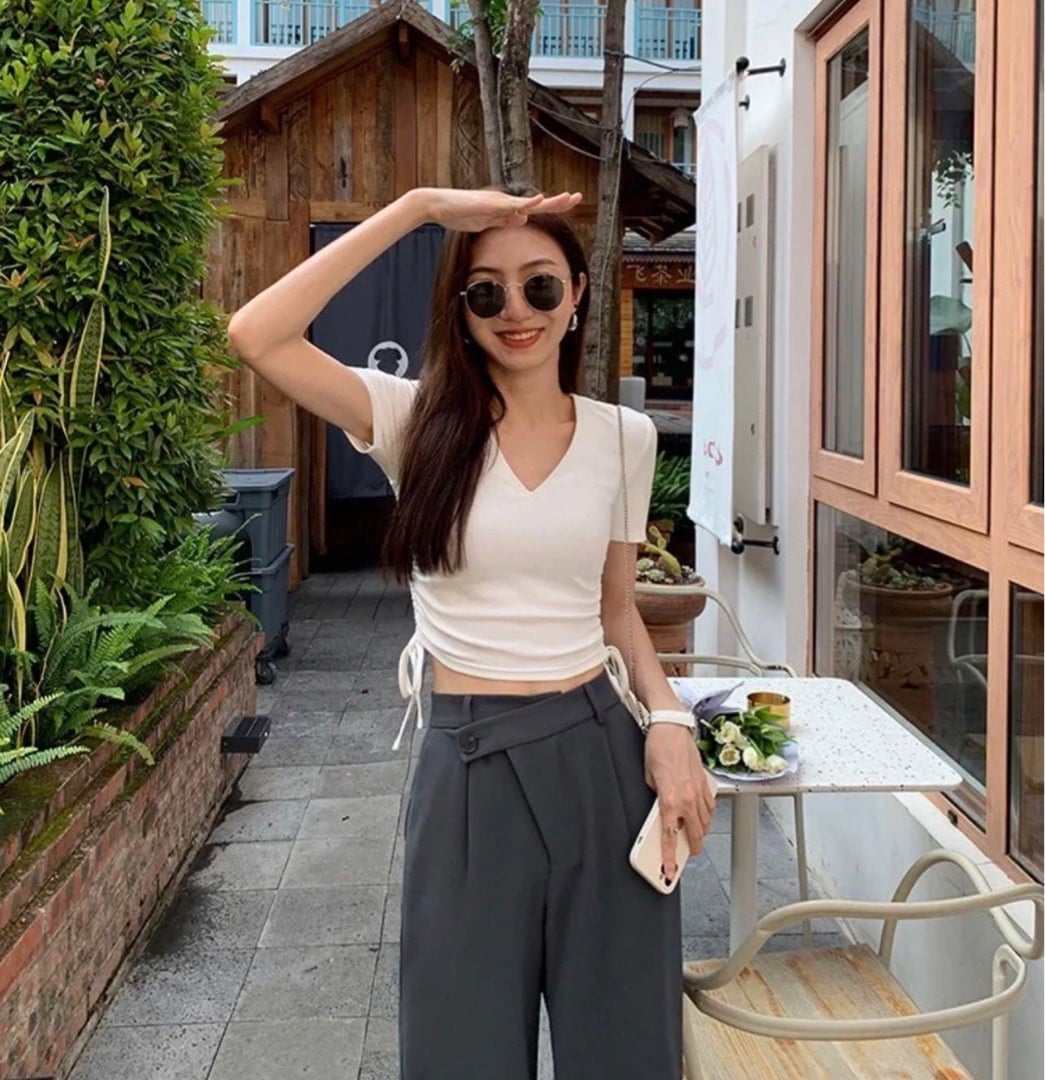 Casual Grey Wide Leg Trousers with White T-shirt — Classy Gray Pants Outfits