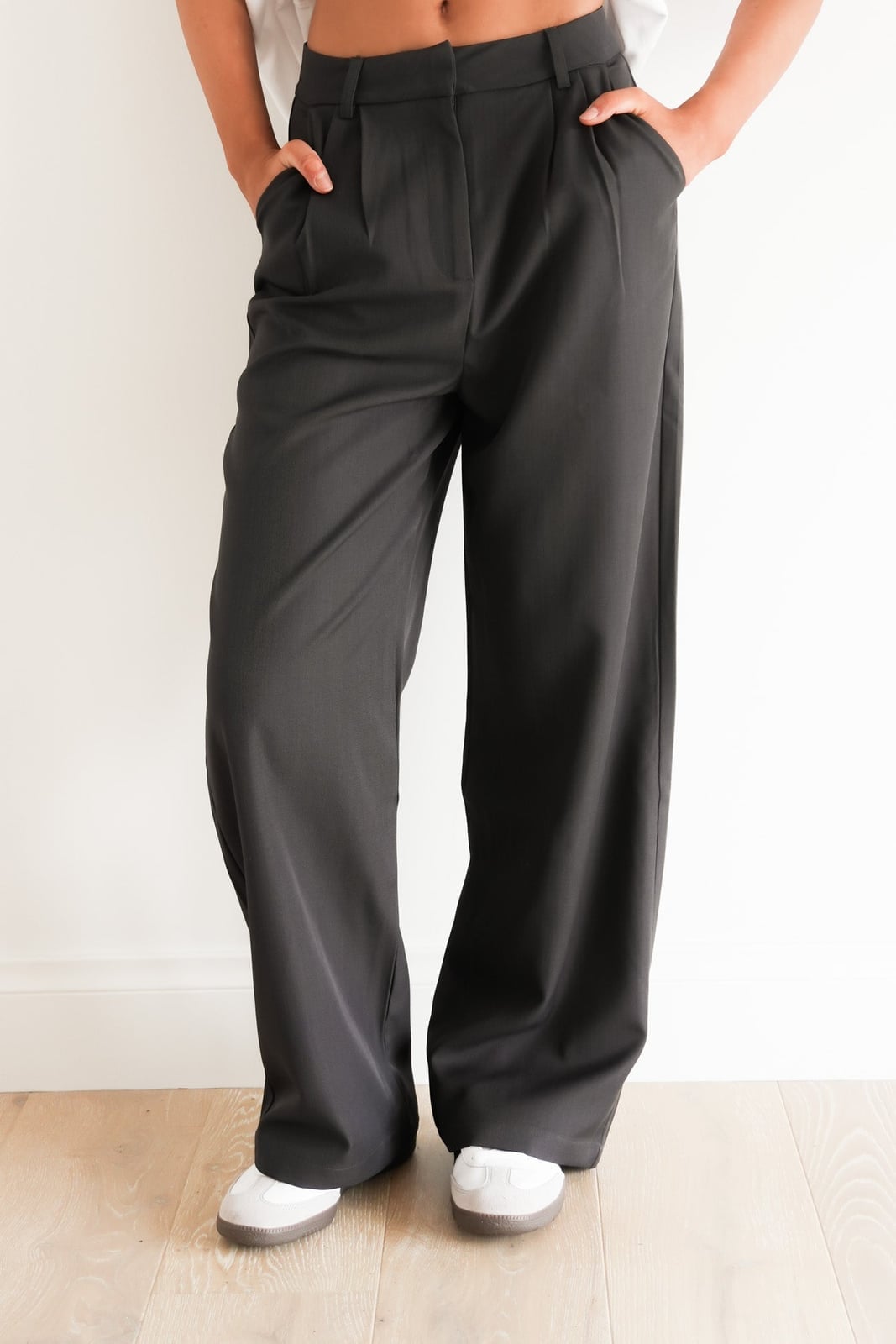 Charcoal Grey Pleated Wide Leg Trousers Detail — Classy Gray Pants Outfits