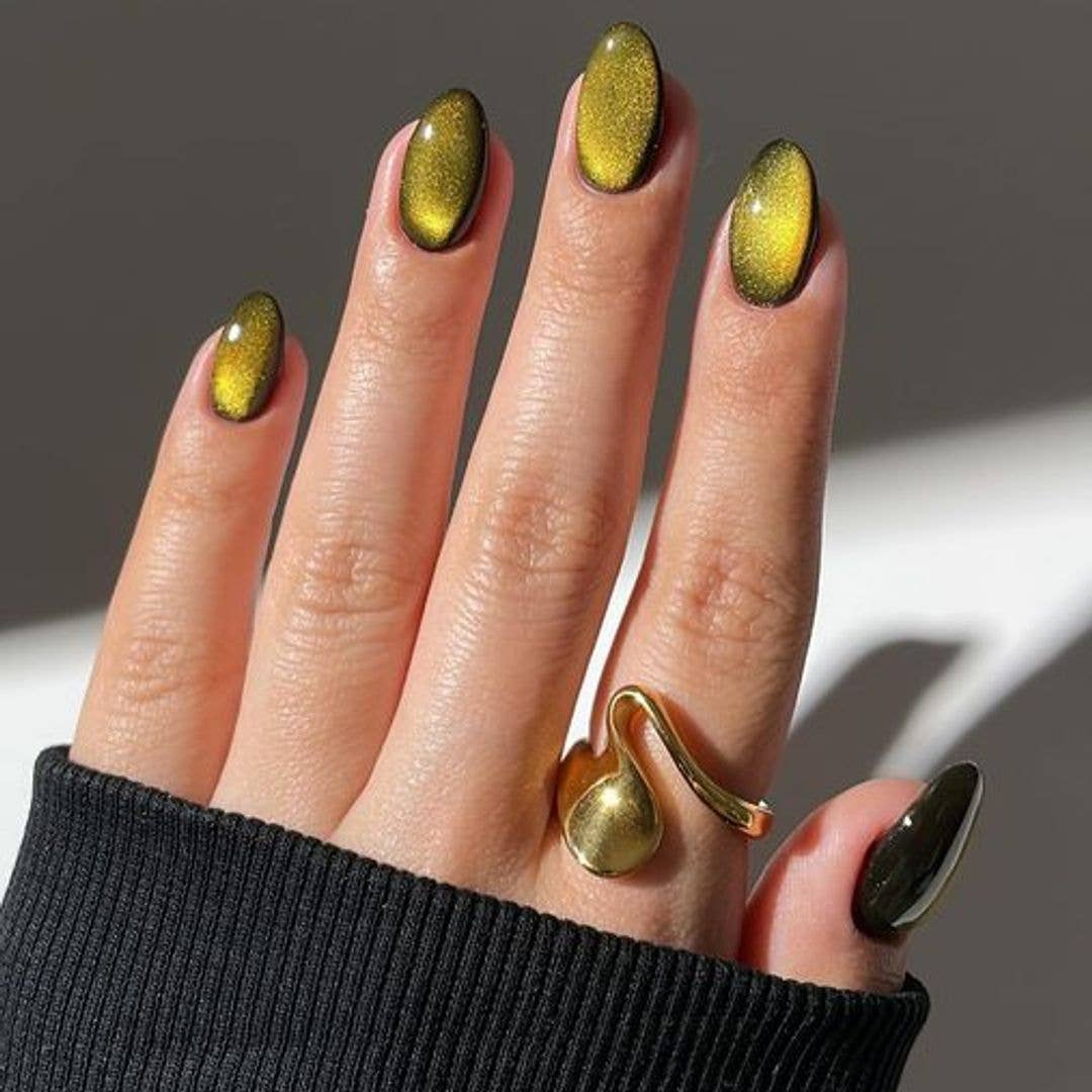 Dark Green Gold Cat Eye Medium Oval Nails — Classy Green Cat Eye Nails