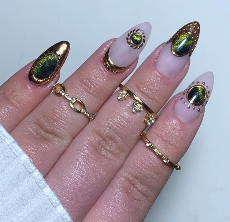 Lime to Emerald Gradient Cat Eye Short Oval Nails — Classy Green Cat Eye Nails
