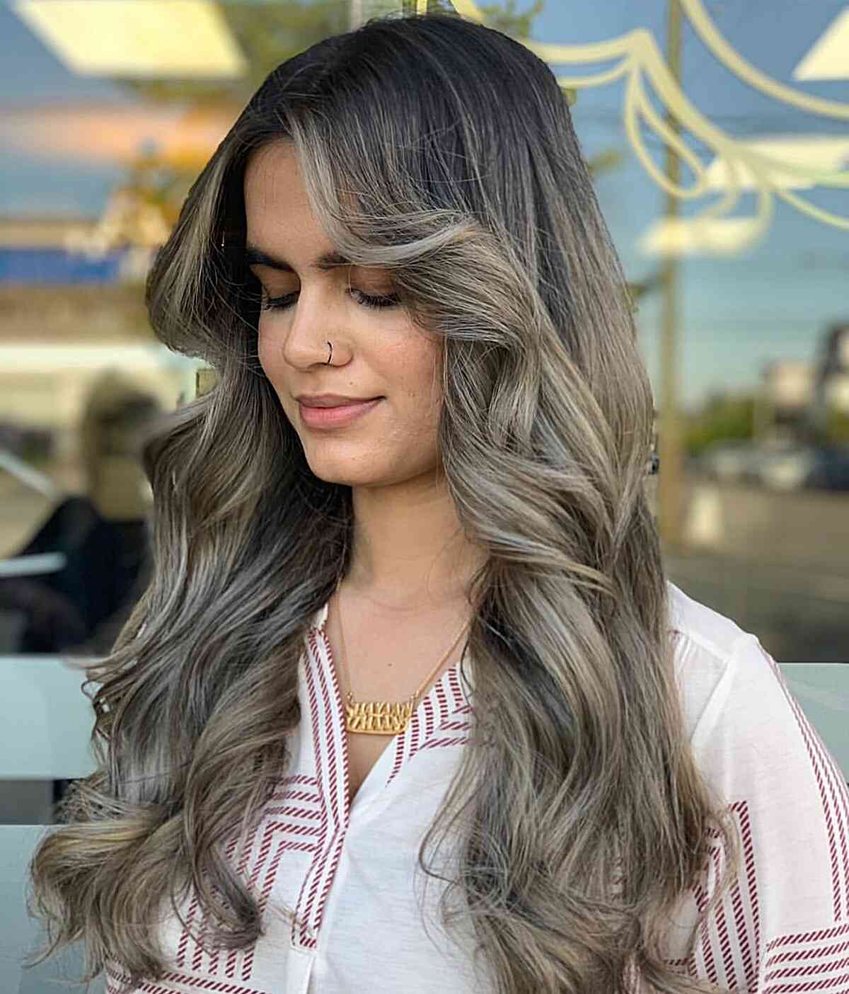 Mid-Back Layers With Dark Base And Grey Highlights — Classy Grey Blending Highlights