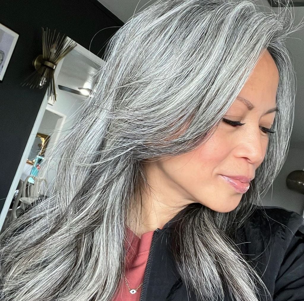 Mid-Back Layers With Natural Grey And Silver Highlights, Wavy — Classy Grey Blending Highlights
