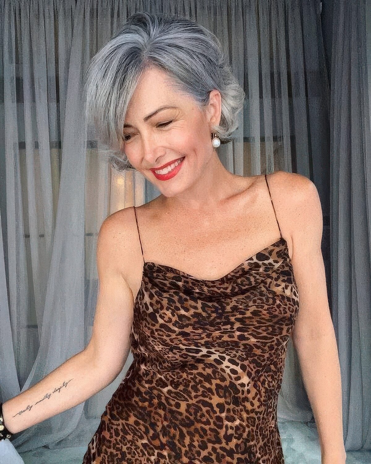 Shoulder Length With Dark Base And Grey Highlights — Classy Grey Blending Highlights
