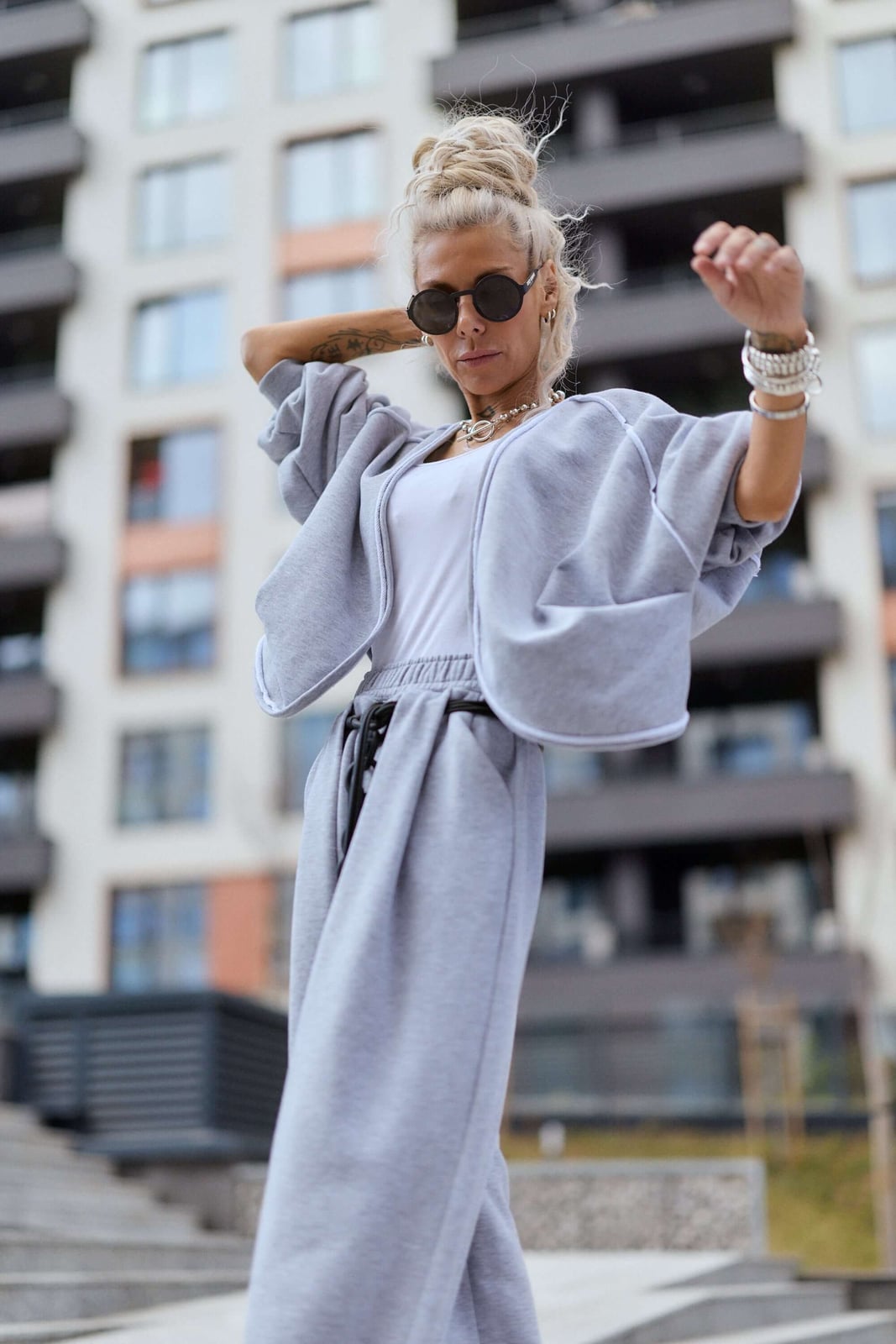 Light Grey Lounge Trousers With Cropped Jacket — Classy Grey Pants Outfits