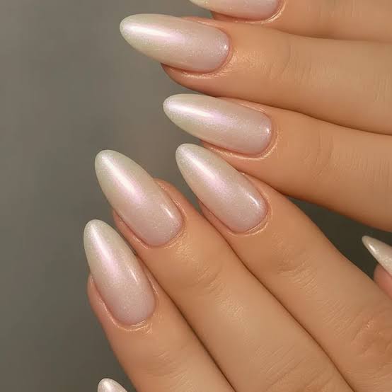 Medium Almond Pearly Nude Chrome Nails — Classy Hailey Bieber Nails