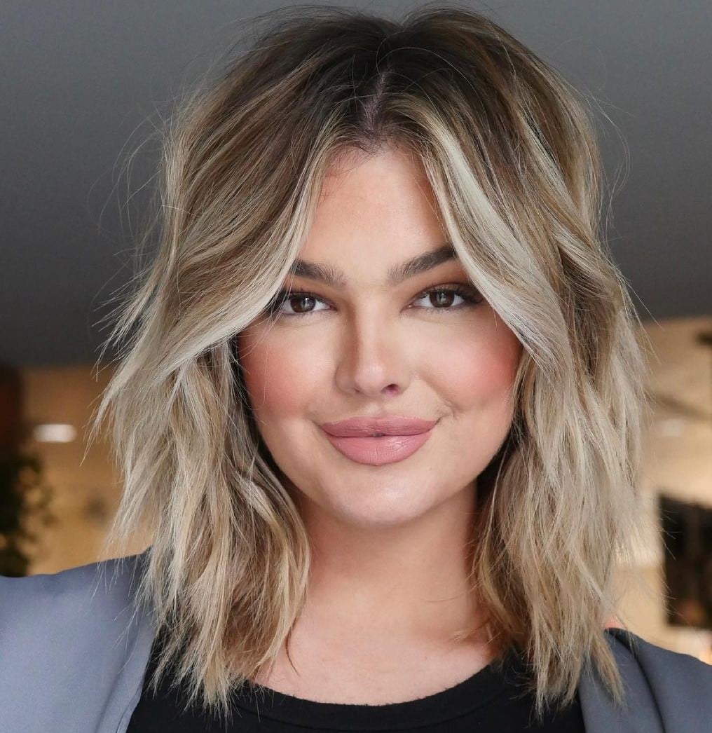 Collarbone Shag With Ash Blonde Balayage Collarbone Shag With Ash Blonde Balayage — Classy Hair for Round Face