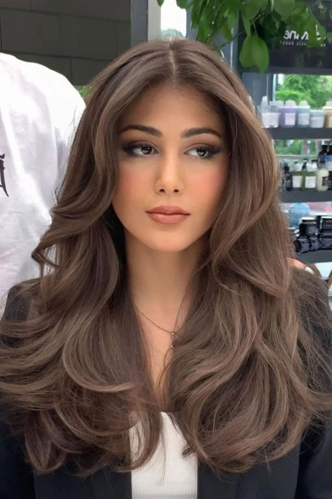 Collarbone Ash Brown With Subtle Highlights Collarbone Ash Brown With Subtle Highlights — Classy Haircuts for Long Hair