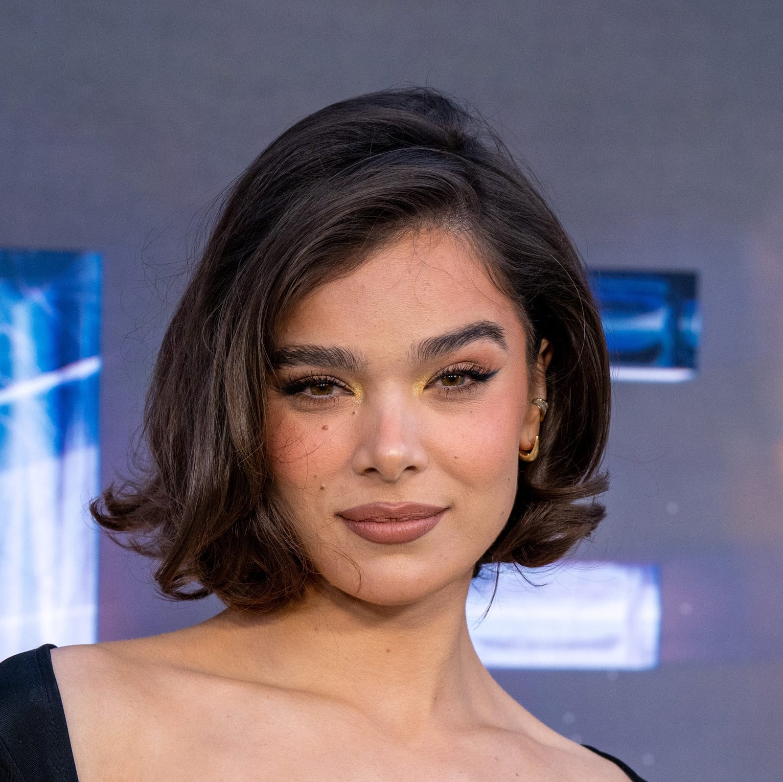 Layered Chin Bob With Short Bangs — Classy Haircuts for Thick Hair
