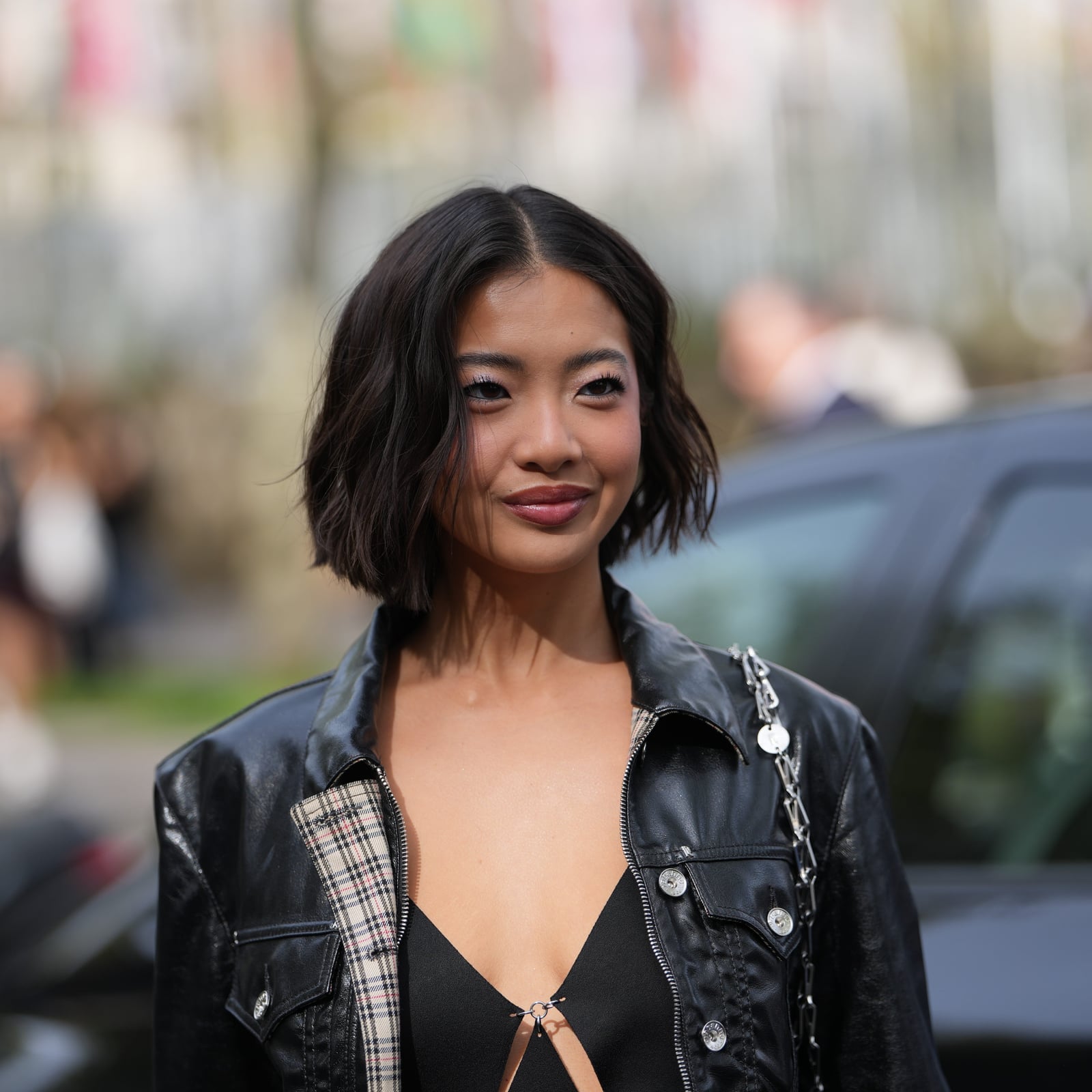 Collarbone Layers With Ash Blonde Roots Collarbone Layers With Ash Blonde Roots — Classy Haircuts for Wavy Hair