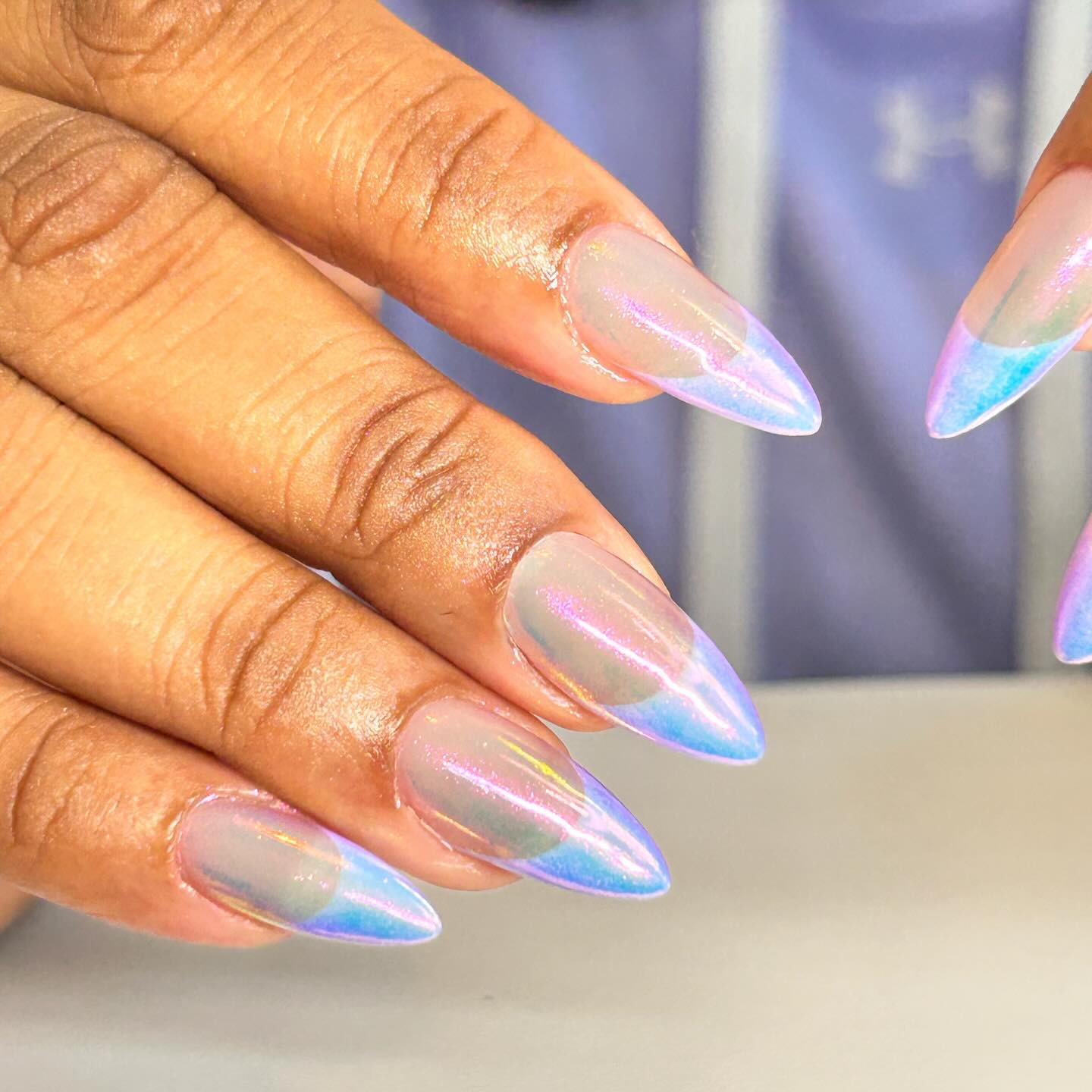 Medium Stiletto Iridescent Chrome Nails, Blue Medium Stiletto Iridescent Chrome Nails, Blue — Classy Holographic Nails
