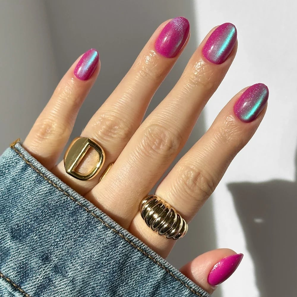 Medium Oval Magenta Cat-Eye Nails Medium Oval Magenta Cat-Eye Nails — Classy Holographic Nails