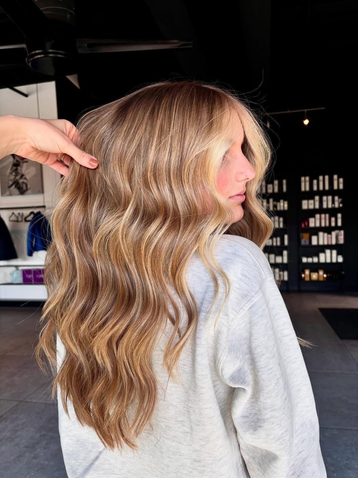 Collarbone Warm Brown With Honey Blonde Balayage Collarbone Warm Brown With Honey Blonde Balayage — Classy Honey Balayage
