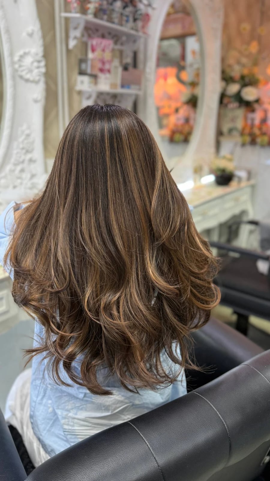 Mid-Back Honey Balayage With Blonde Highlights Mid-Back Honey Balayage With Blonde Highlights — Classy Honey Balayage