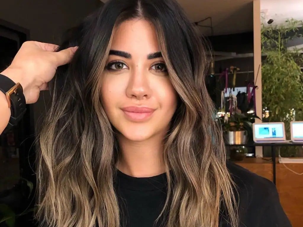 Dark Brown With Honey Blonde Balayage And Curtain Bangs Dark Brown With Honey Blonde Balayage And Curtain Bangs — Classy Honey Balayage