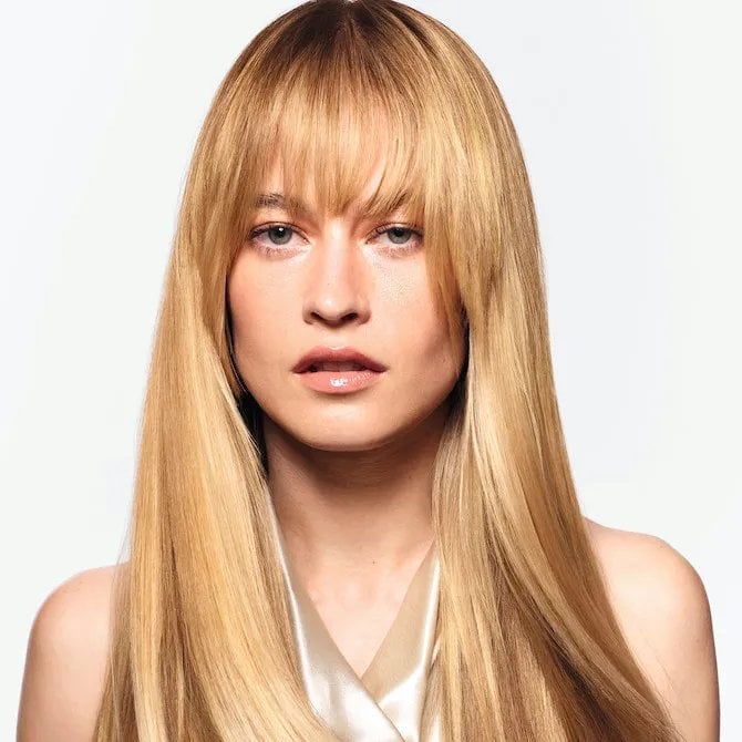 Collarbone Honey Blonde With Lighter Highlights Collarbone Honey Blonde With Lighter Highlights — Classy Honey Blonde