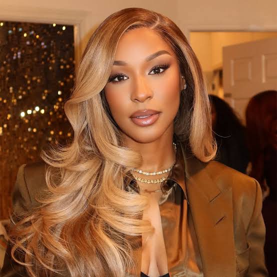 Mid-Back Voluminous Blowout With Honey Blonde Highlights Mid-Back Voluminous Blowout With Honey Blonde Highlights — Classy Honey Blonde