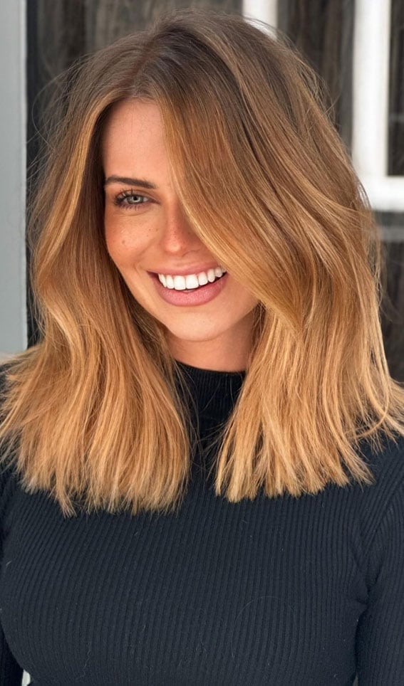 Collarbone Lob With Side-Swept Bangs Warm Honey Blonde Collarbone Lob With Side-Swept Bangs Warm Honey Blonde — Classy Honey Blonde