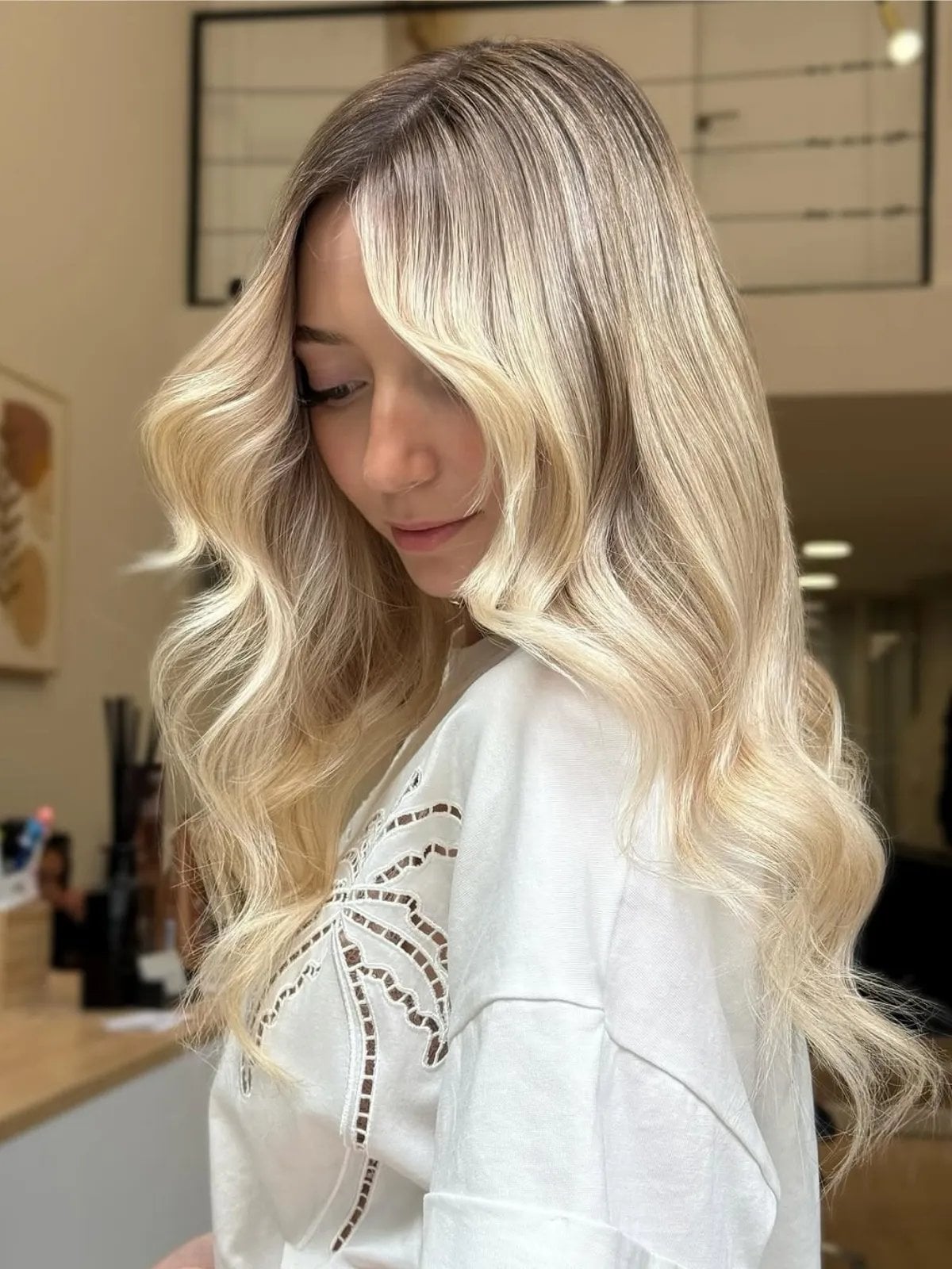 Face-Framing Layers With Honey Blonde Highlights Face-Framing Layers With Honey Blonde Highlights — Classy Honey Blonde Highlights