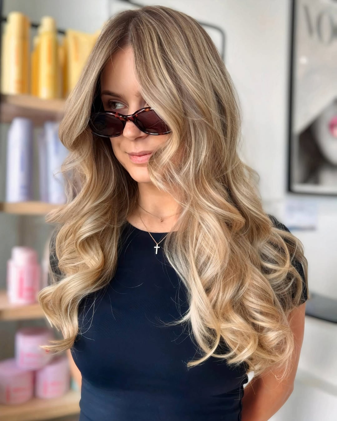 Mid-Back Honey Blonde Highlights With Face-Framing Bangs Mid-Back Honey Blonde Highlights With Face-Framing Bangs — Classy Honey Hair