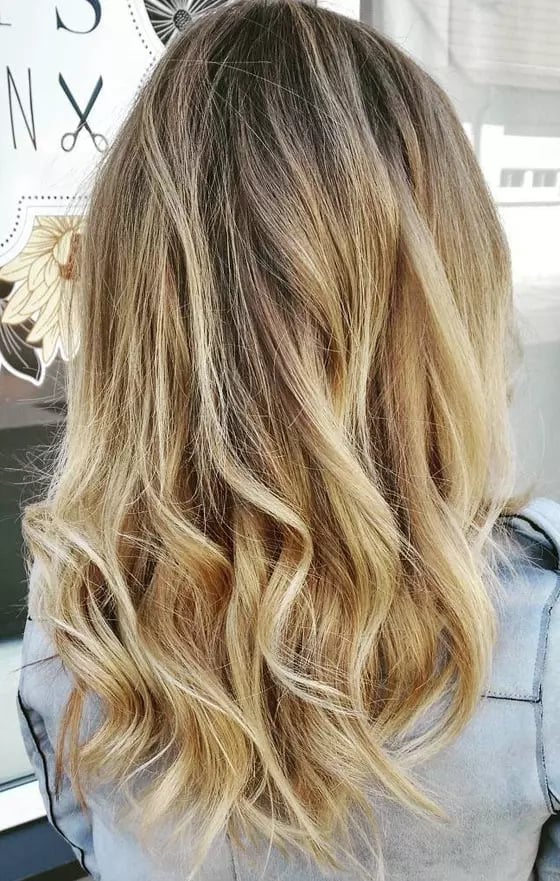Shoulder Length Honey With Subtle Weaves Shoulder Length Honey With Subtle Weaves — Classy Honey Highlights