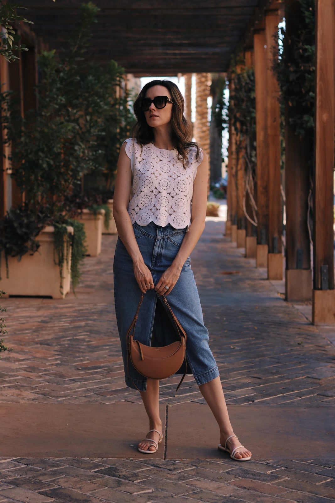 White Lace Top With Wide-Leg Denim Trousers White Lace Top With Wide-Leg Denim Trousers — Classy Hot Weather Outfits