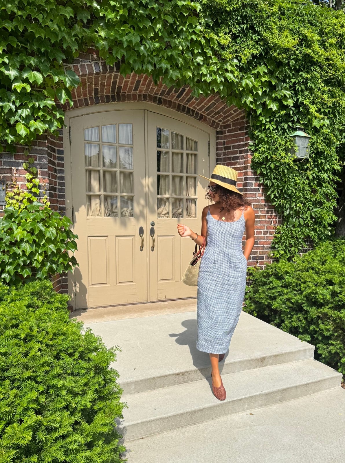 Checked Linen Blend Midi Dress With Straw Fedora Checked Linen Blend Midi Dress With Straw Fedora — Classy Hot Weather Outfits