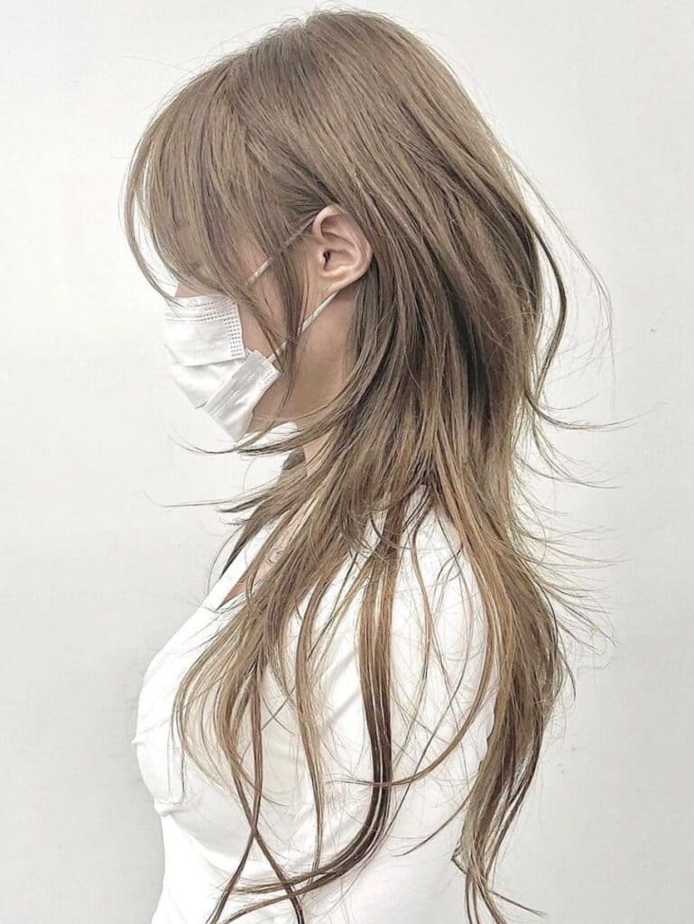 White Crew Neck Top With Face Framing Hair White Crew Neck Top With Face Framing Hair — Classy Hush Cut