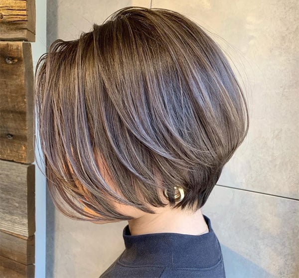 Collarbone Inverted Bob With Curtain Bangs — Classy Inverted Bob