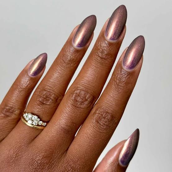 Bronze Pink Gold Shift Medium Almond Nails Bronze Pink Gold Shift Medium Almond Nails — Classy Iridescent Nails