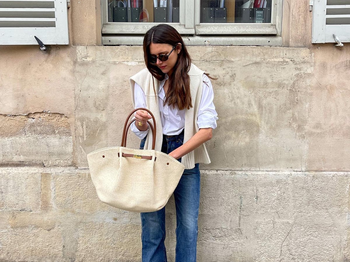 Sleeveless Knit Vest Over Collared Shirt and Jeans Sleeveless Knit Vest Over Collared Shirt and Jeans — Classy Italian Style