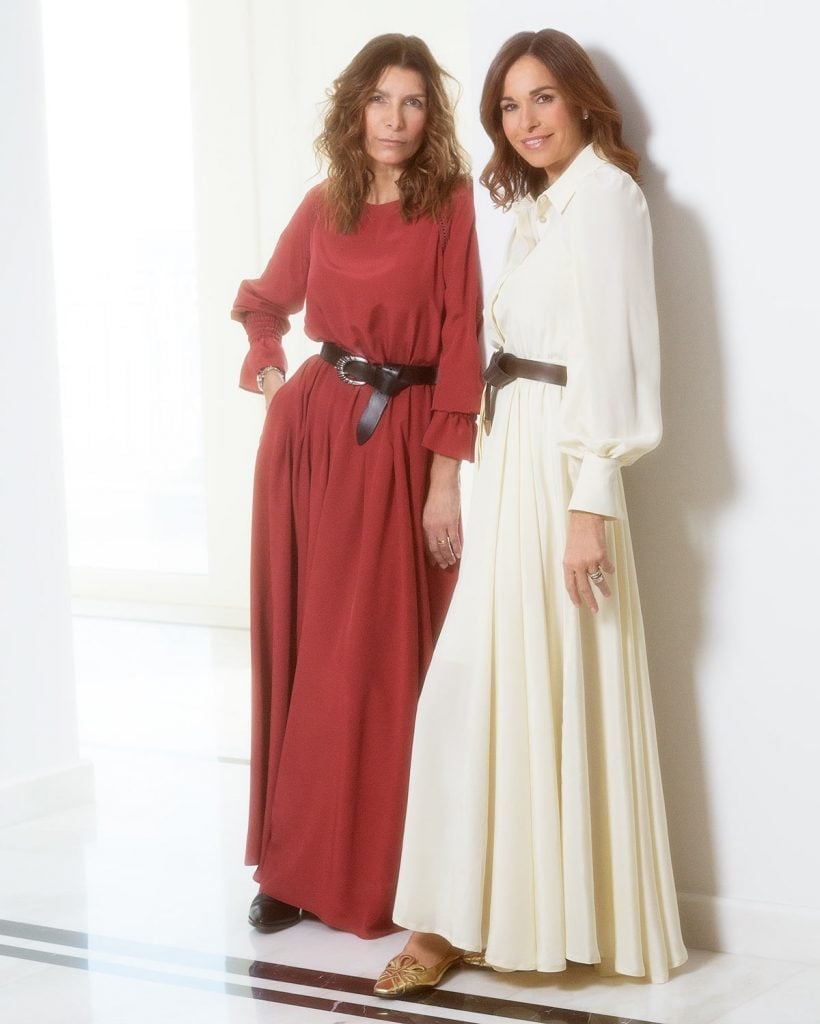 Flowing Cream Pleated Maxi Dress with Belt Flowing Cream Pleated Maxi Dress with Belt — Classy Italian Style