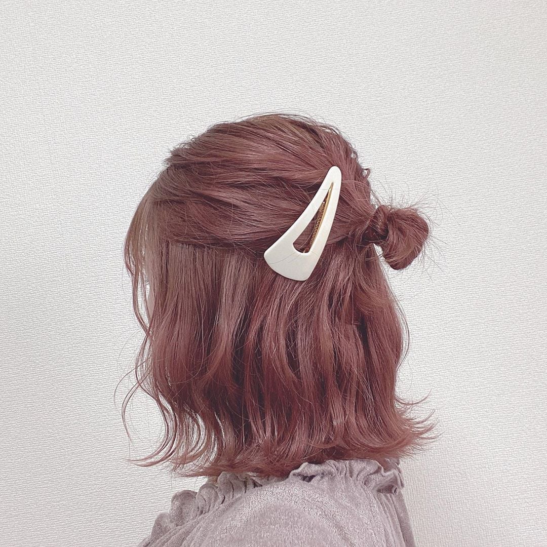 Collarbone Ponytail With Loose Tendrils Collarbone Ponytail With Loose Tendrils — Classy Japan Hairstyles