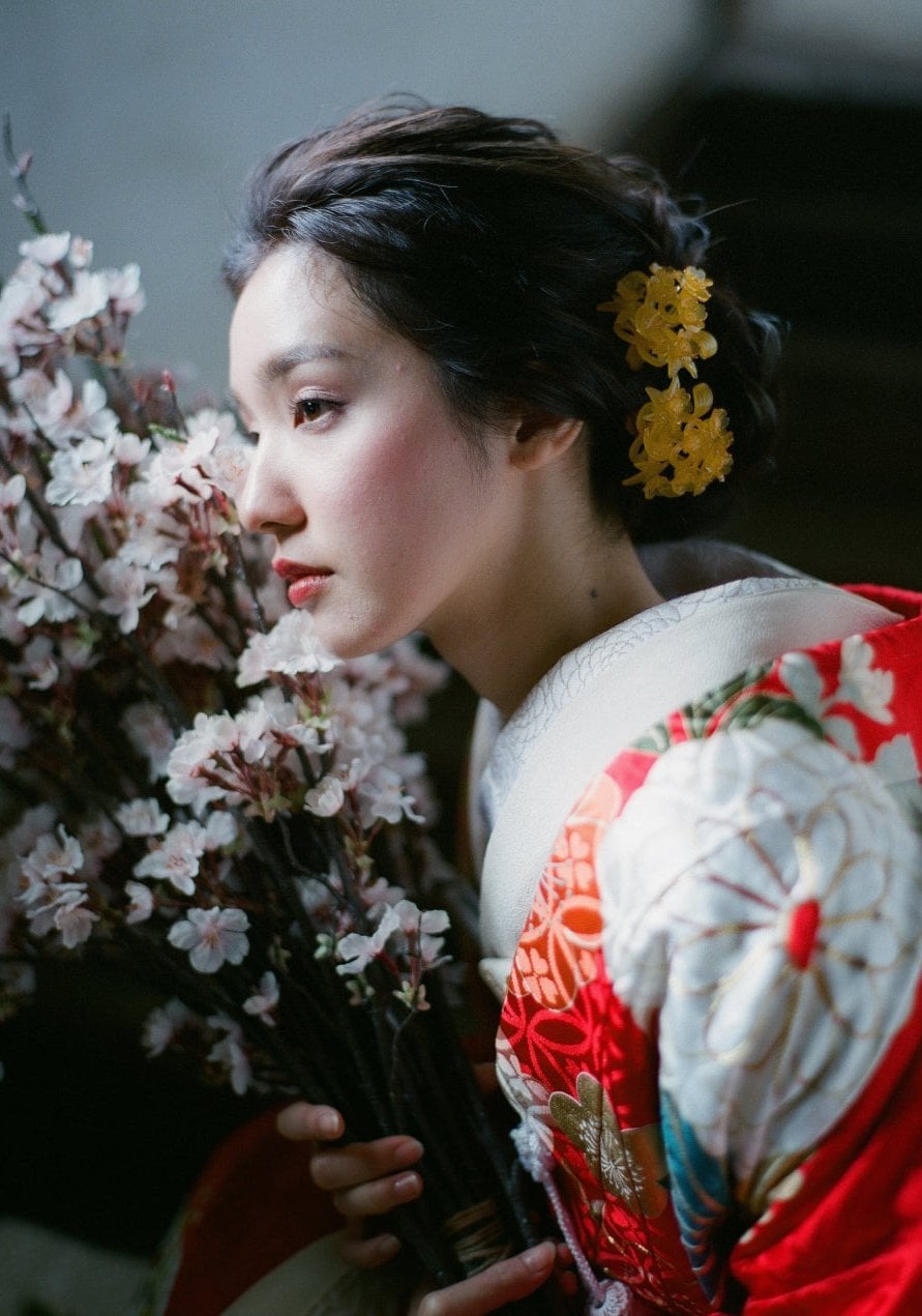 Traditional Bridal Updo With Ornaments Traditional Bridal Updo With Ornaments — Classy Japan Hairstyles