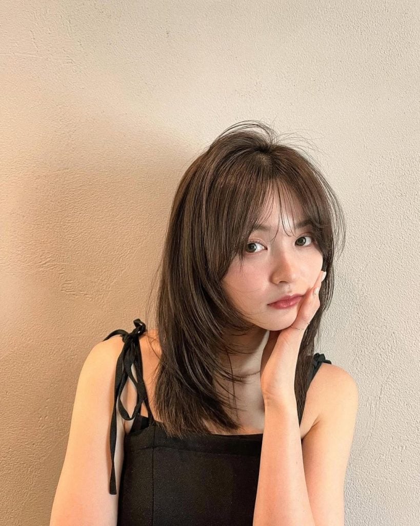 Collarbone Layers With Curtain Bangs Collarbone Layers With Curtain Bangs — Classy Japan Hairstyles