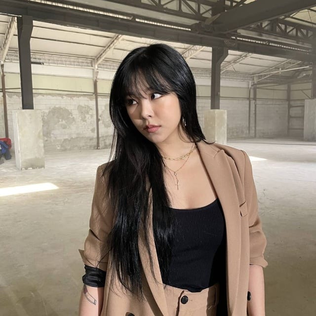 Chin Length Sleek Bob Chin Length Sleek Bob — Classy Korean Haircuts
