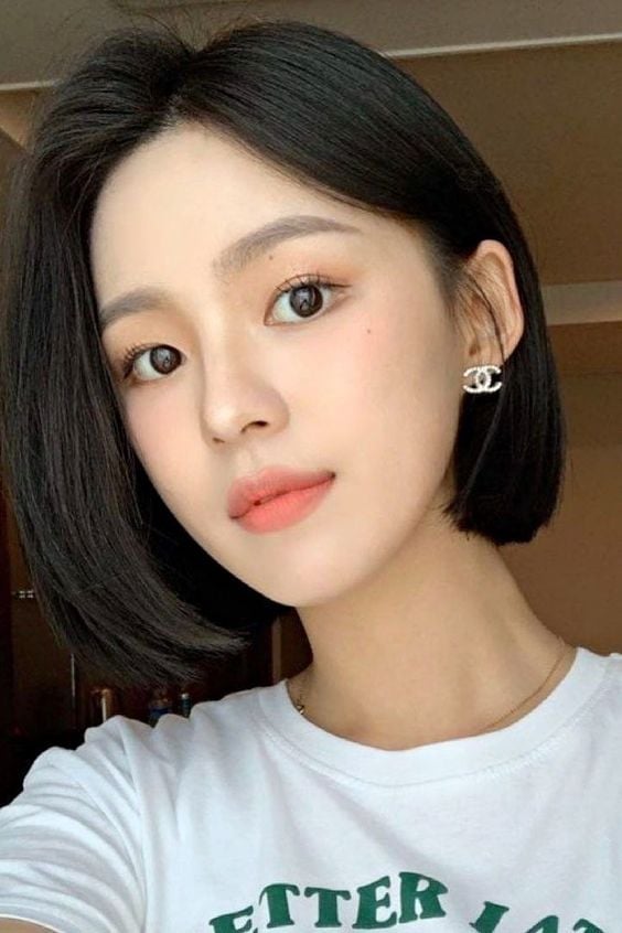 Mid-Back Long Layers With Face-Framing, Dark Brown Mid-Back Long Layers With Face-Framing, Dark Brown — Classy Korean Haircuts